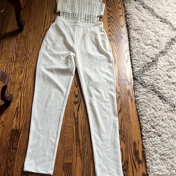 White jumpsuit- carli bybel x missguided - Picture 4 of 4